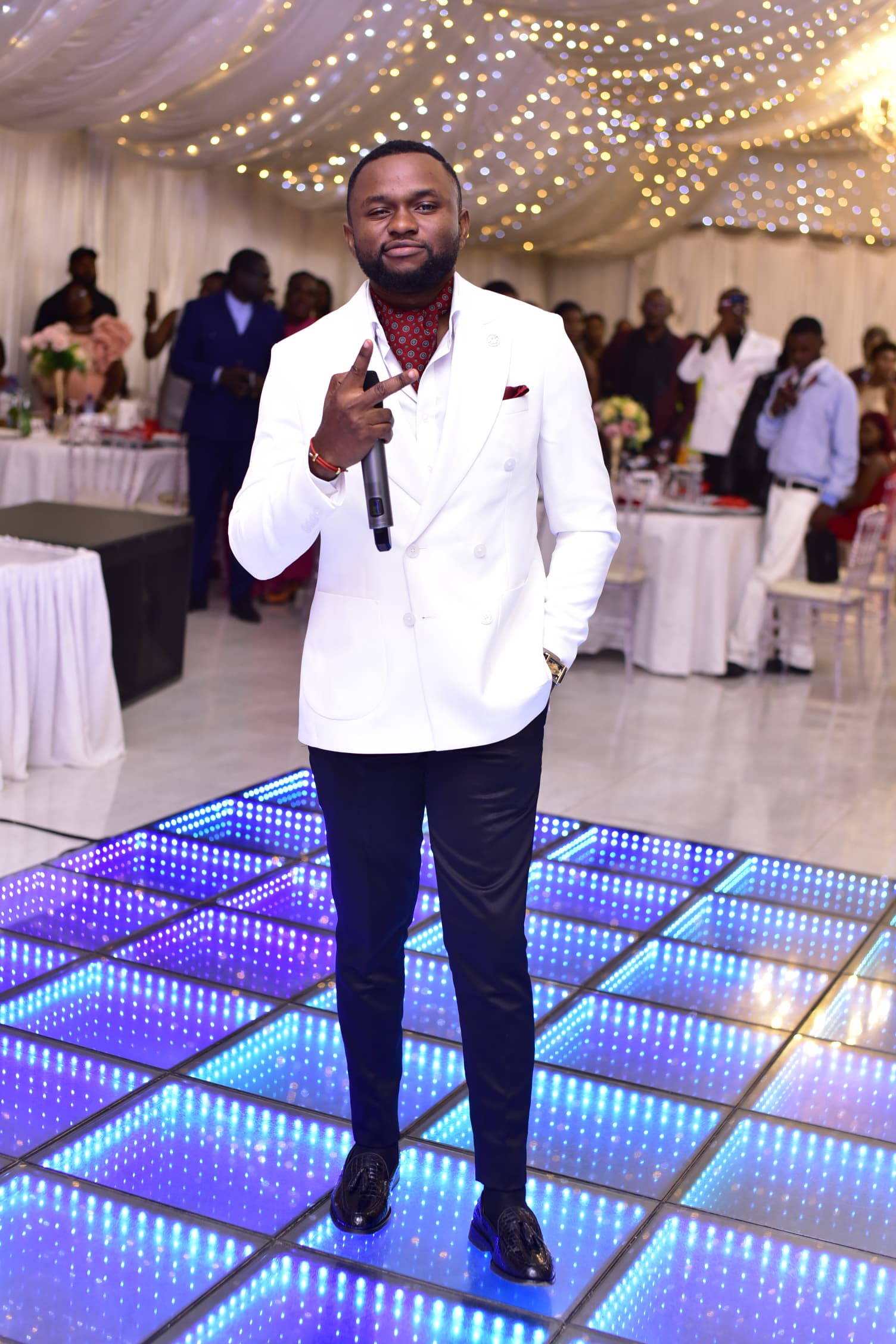 Aristote Saidi Maitre des céremonies professionnel