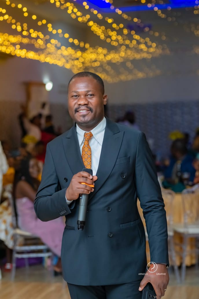 Tolva MWILAMBWE présentateur de cérémonie